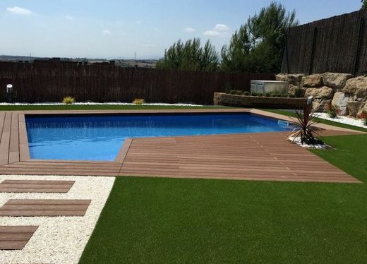 Terrain sauvage transformé en jardin