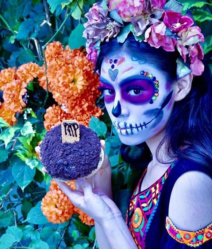 Icónica celebración: Halloween y Dia de los Santos