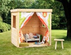 Cabana infantil de madeira com decoração princesa