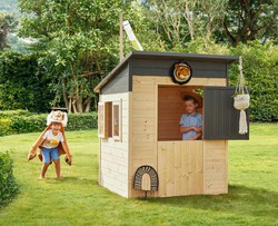 Casita de madera para niños con porche lateral Sarah — jardineriadelvalles