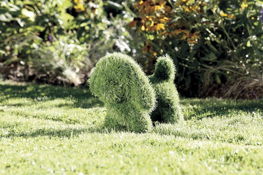 Dekofigur Sitzender Hund aus Kunstrasen