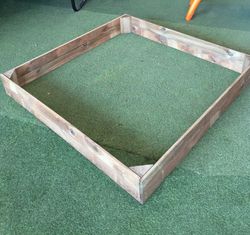 Arenero cuadrado 1.50 con cubierta