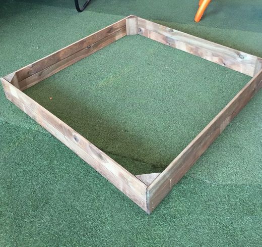 Arenero cuadrado 1.50 con cubierta