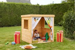 Capanna in legno per bambini con decorazioni indiane