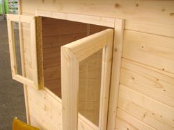 Casita de madera elevada para niÃ±os Oakland