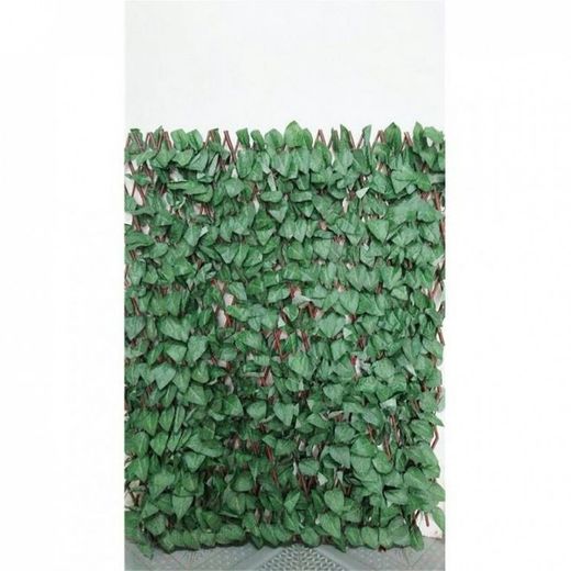 Treliça de vime com folhas sintéticas