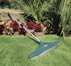 Special brush for artificial grass from the Nortene brand