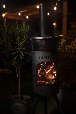 Estufa - chimenea - barbacoa BonGiano de la marca BonFeu