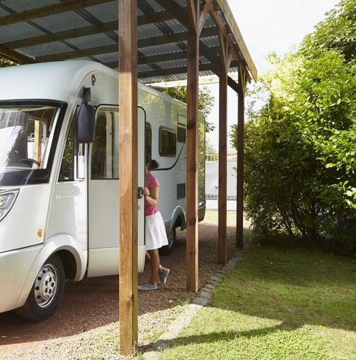 Garage camping-car en pin sylvestre hauteur 404x802x394 cm