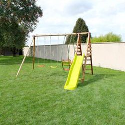 Altalena in legno con scivolo Figue