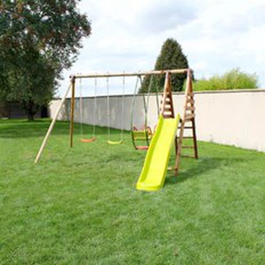 Altalena in legno con scivolo Figue