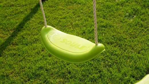 Columpio metálico con balancín