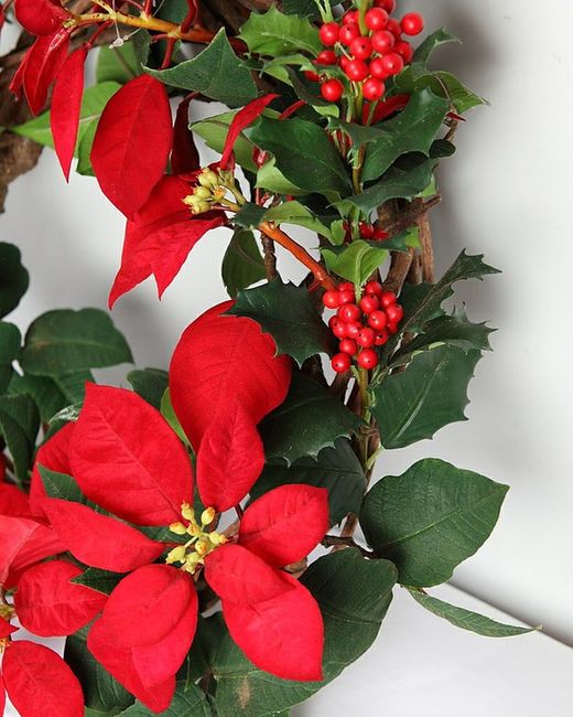 Corona ponsetia y acebo