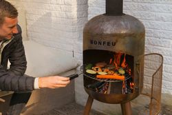 Chimenea - estufa - barbacoa  BonBono de la marca BonFeu