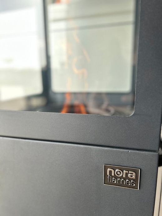 Estufa de pellet para exterior de la marca Nora Flames