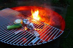 Griglia a semicerchio per barbecue all'aperto BonGrill