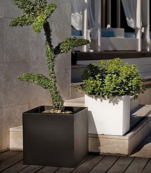 Square resin planter Square atlantis 39x39 cm