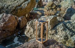 Lampada da tavolo solare modello Lux in teak