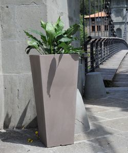Maceta de resina Hydrus 39x85