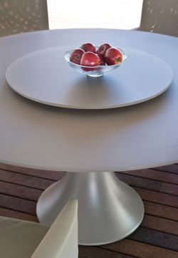 Fano round aluminum outdoor dining table