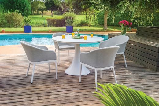 Fano round aluminum outdoor dining table