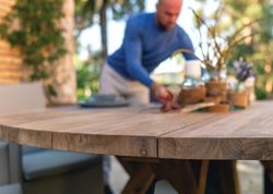 Mesa redonda Kenya de la marca IE3