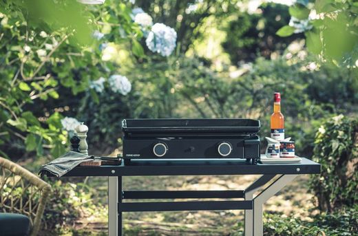 Mesa con ruedas multiusos de la marca Forge Adour