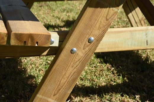 Tavolo da picnic per riunioni all'aperto con stile e comodità