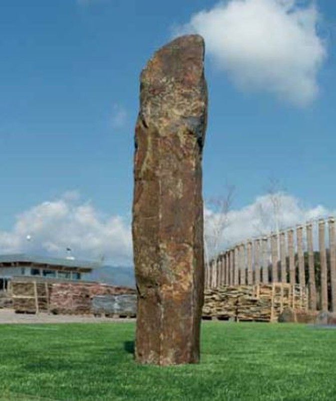 Basalt monolith — jardineriadelvalles
