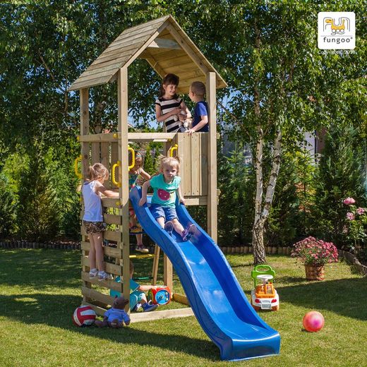 Aire de jeux avec maison en bois, toboggan et bac à sable Carol 1