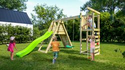 Parque infantil Fungoo Climber con tobogán verde y pared de escalada