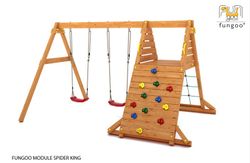 Spielplatz mit Doppelschaukel und Kletterrampe Spider King