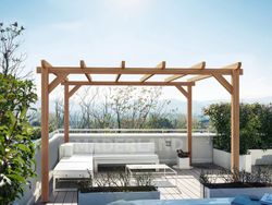 Pérgola autoportante de madera de abeto laminada modelo Sitges