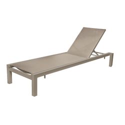 Tumbona (apilable) Una de la marca IE3