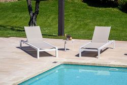 Tumbona (apilable) Una de la marca IE3