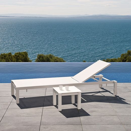 Tumbona (apilable) Una de la marca IE3