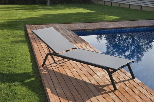 Tumbona July (apilable) de la marca IE3
